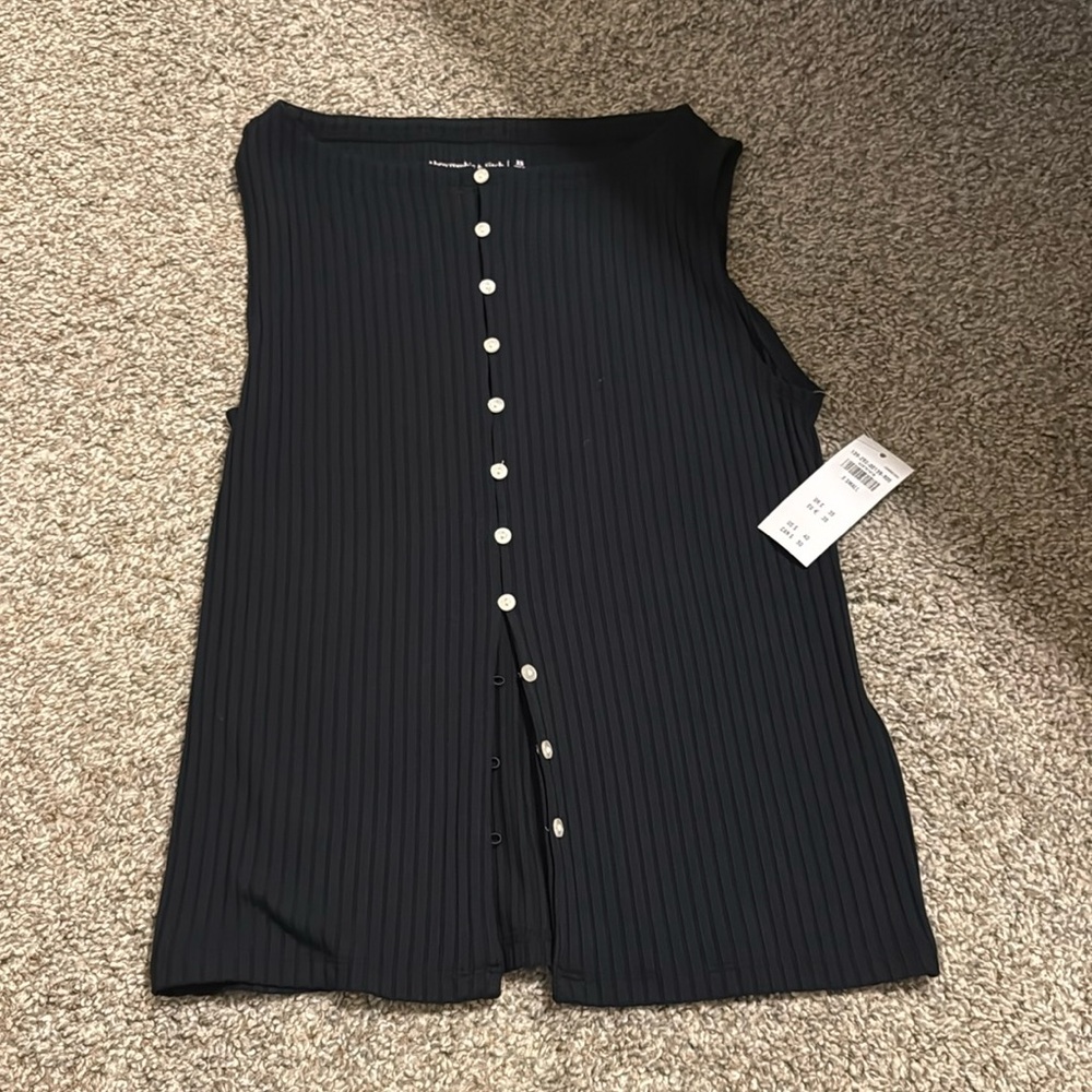 Abercrombie & Fitch black knit top size S NWT